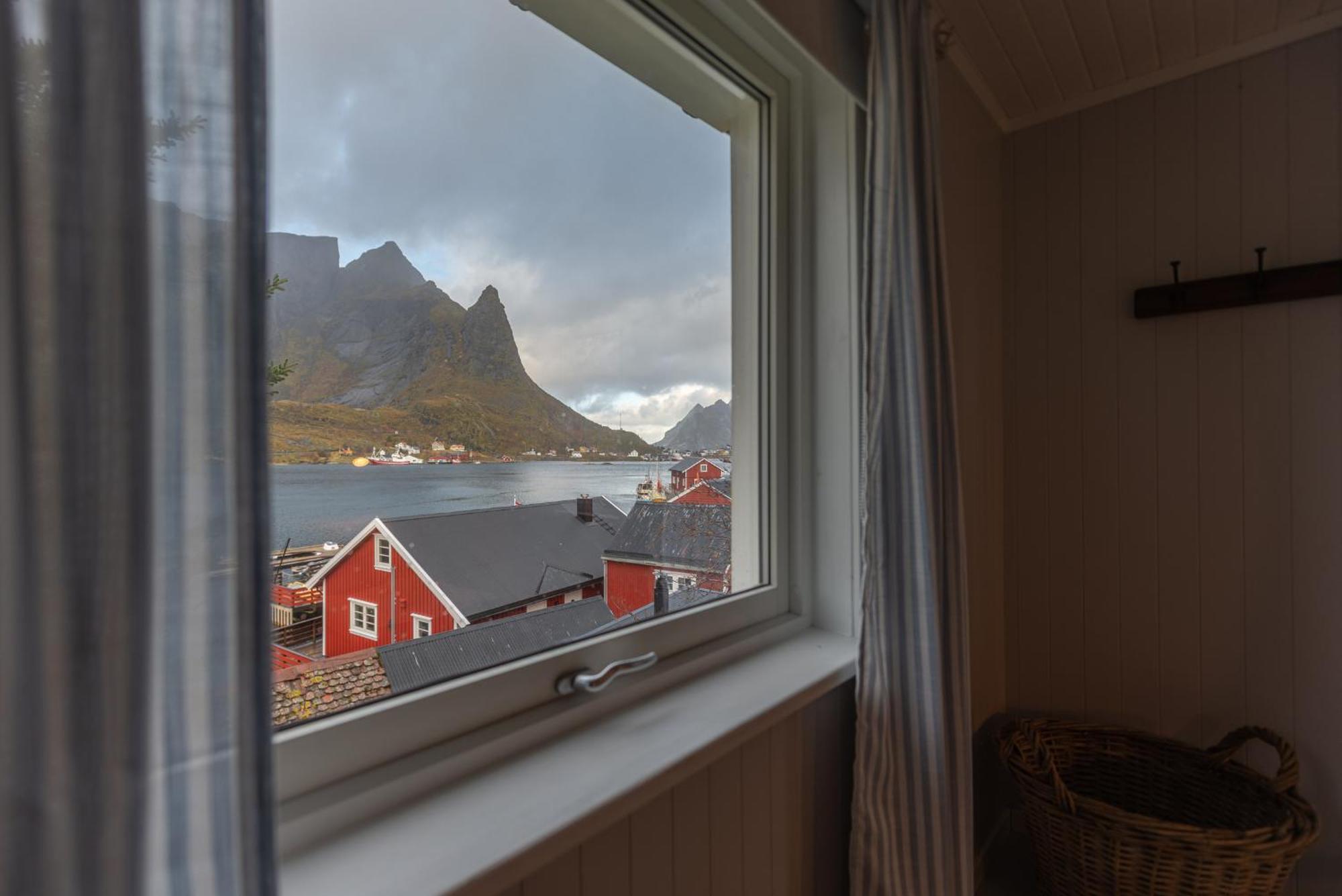 Cozy House By The Fjord In The Heart Of Lofoten Reine Exterior photo